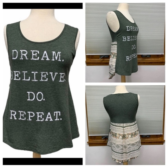 About A Girl Tops - About A Girl Green Dream Believe Do Repeat tank top Size Small